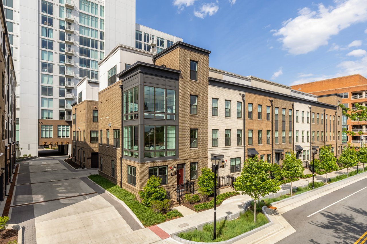 215 Montgomery Street