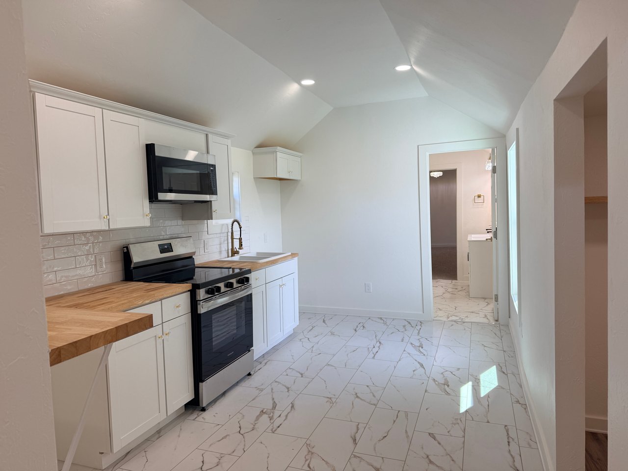 720 Klabzuba Ave
