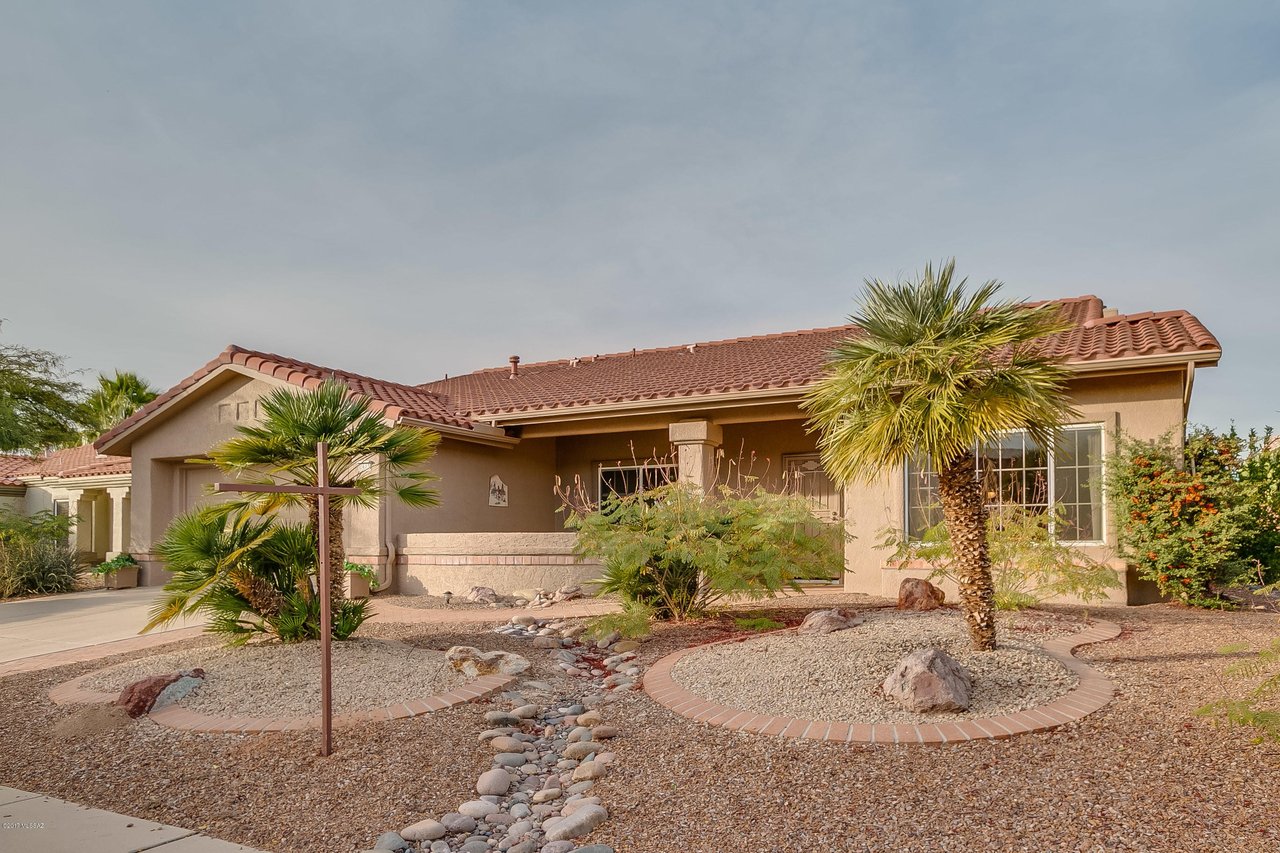 2413 E Agapanthus St