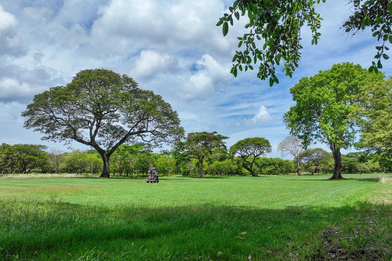 Rare Golf Front Estate Parcel | No HOA | 5,000m² in Hacienda Pinilla