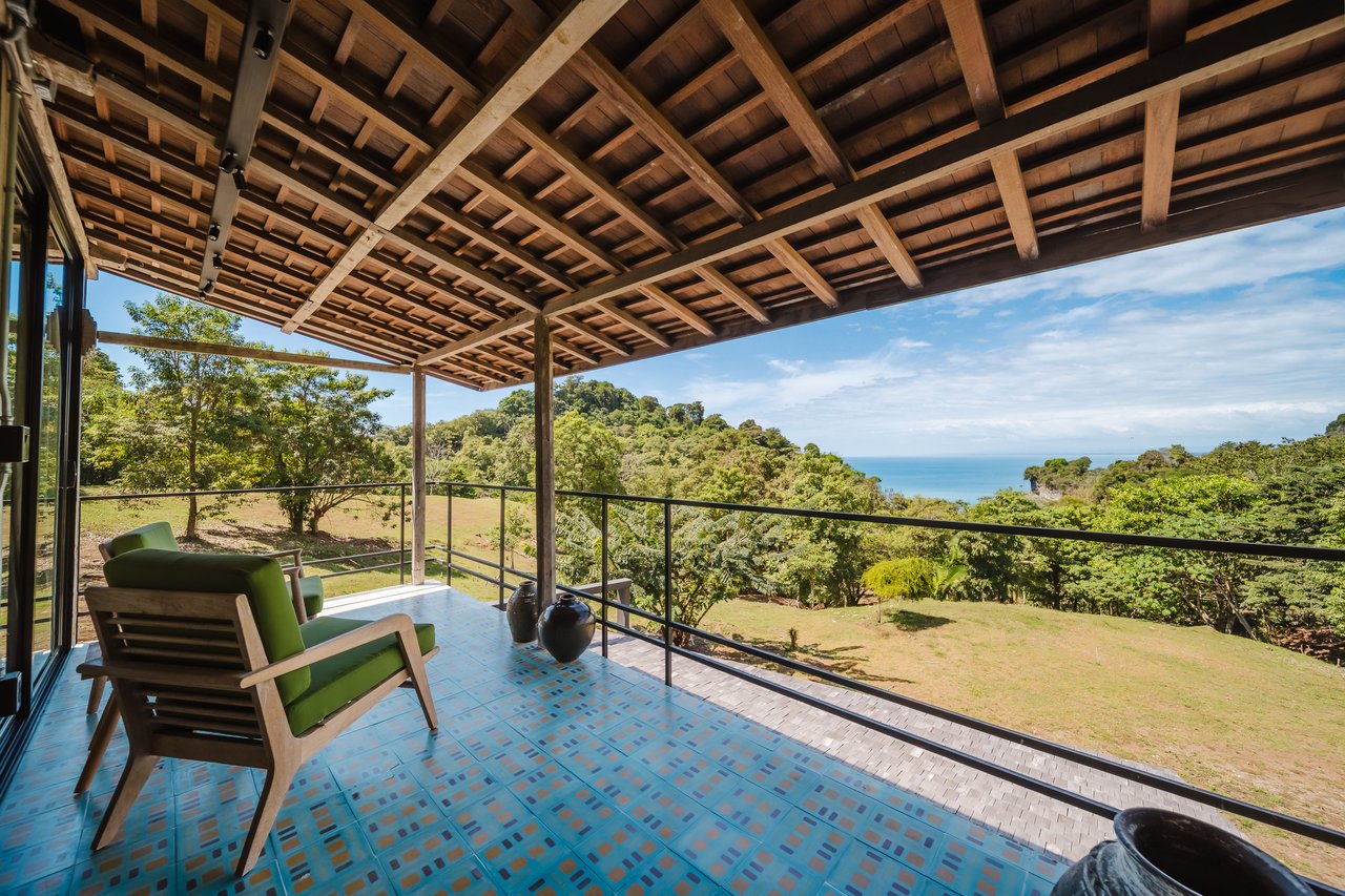 Casa Java – Newly Built Luxury Jungle Estate Near Playa La Vaca