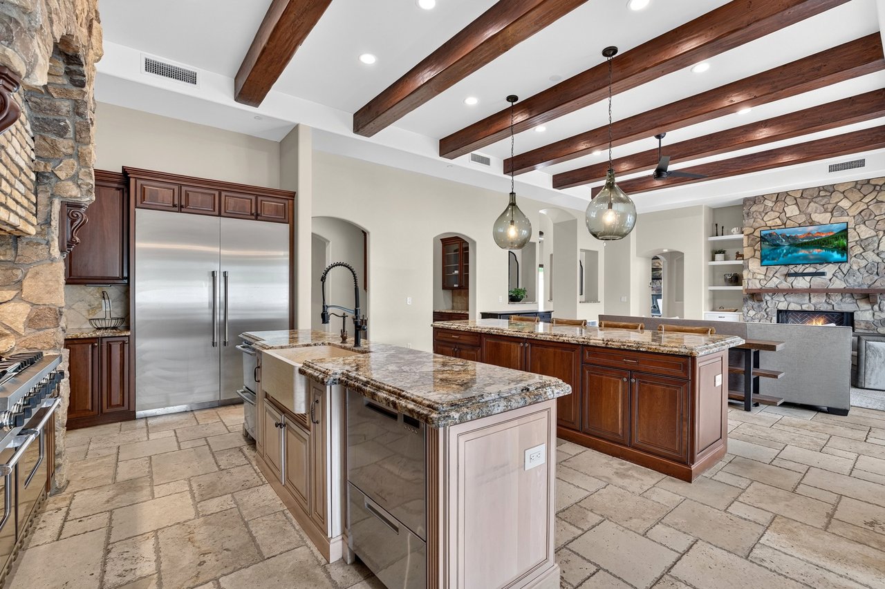 5807 E ORANGE BLOSSOM Lane