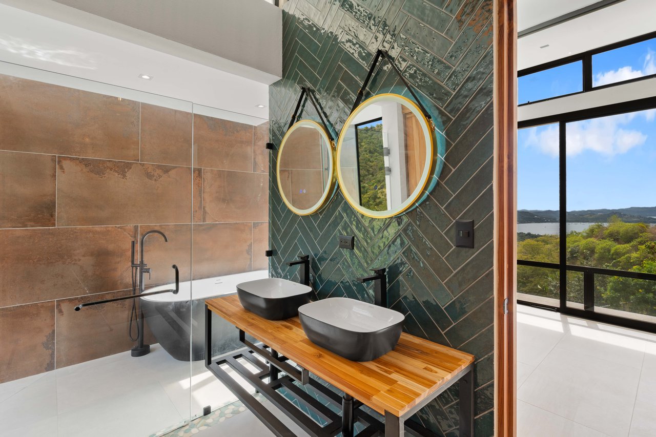 Villa Raoli | Get ready to live in your dream home in the stunning Pacific Heights!