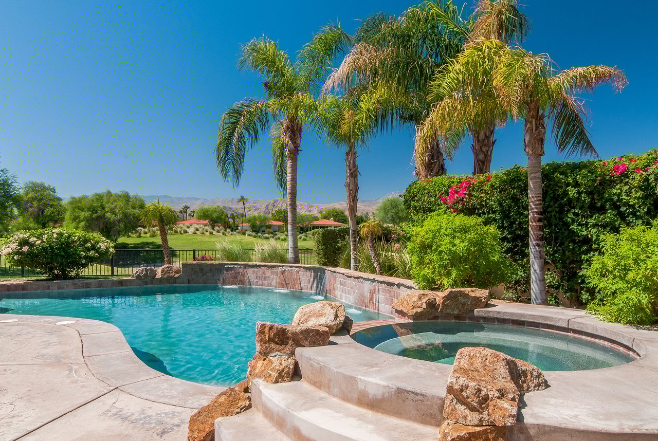 Mission Hills CC: Views + Lifestyle + Golf