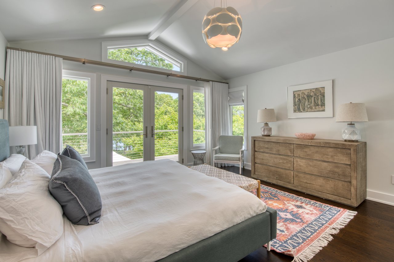 30 Springwood Way, East Hampton