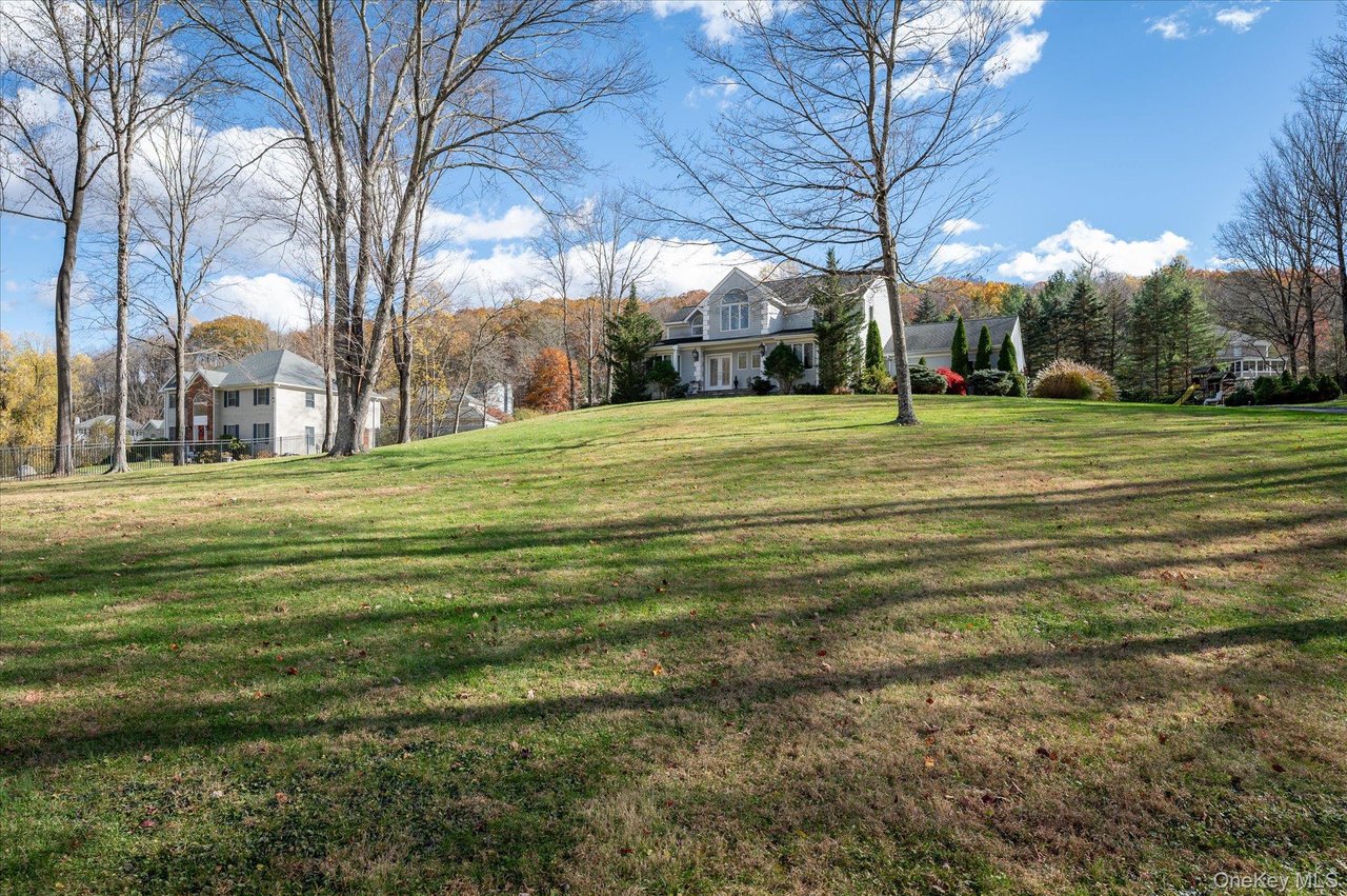 468 Peekskill Hollow Rd