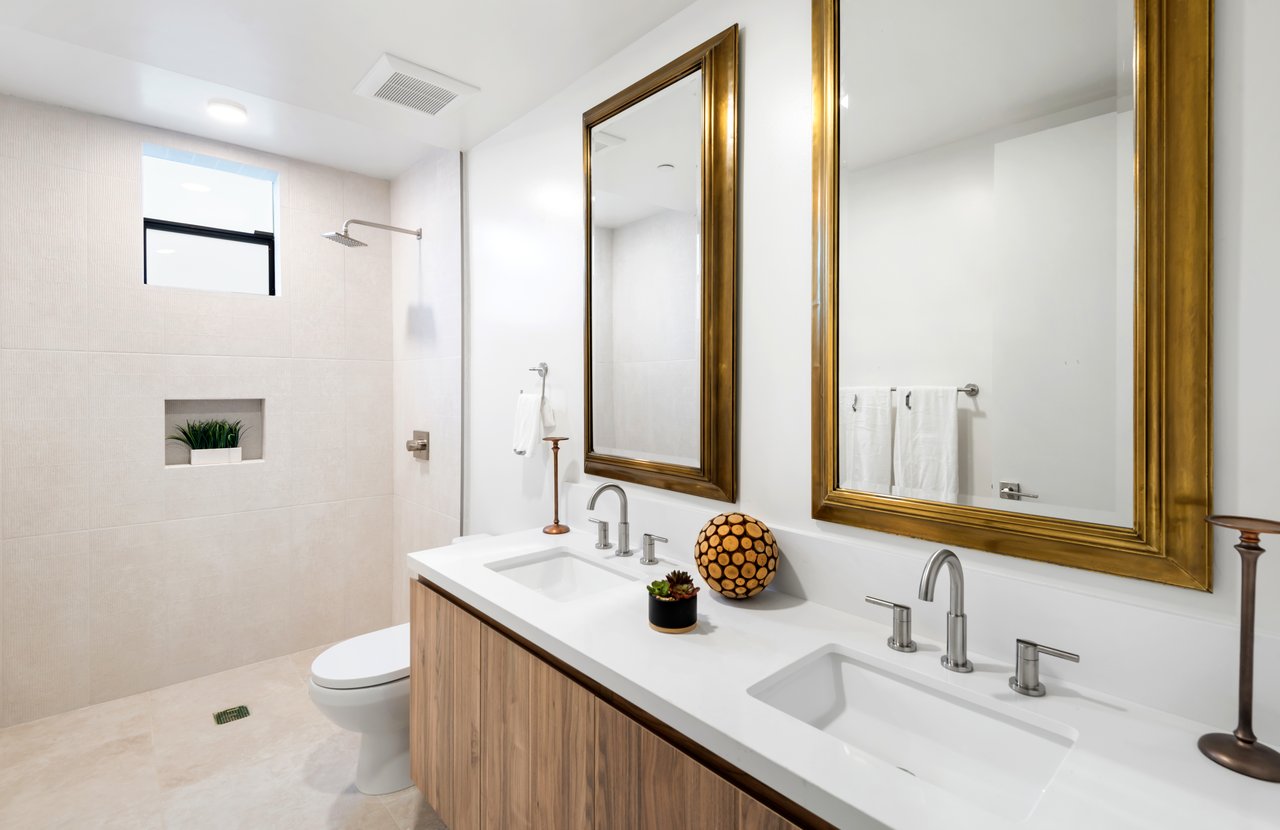 Aurelia Terrace, Regal Pl, 90068
