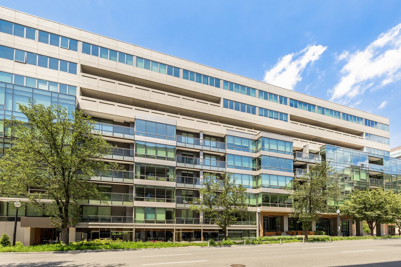 2501 M Street NW #704