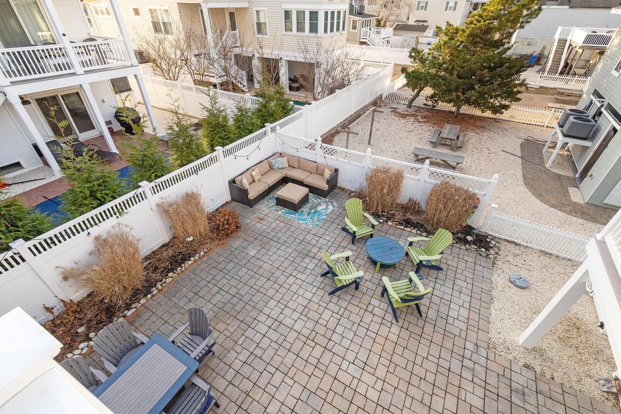 216 Taylor Ave, 2nd Floor Unit