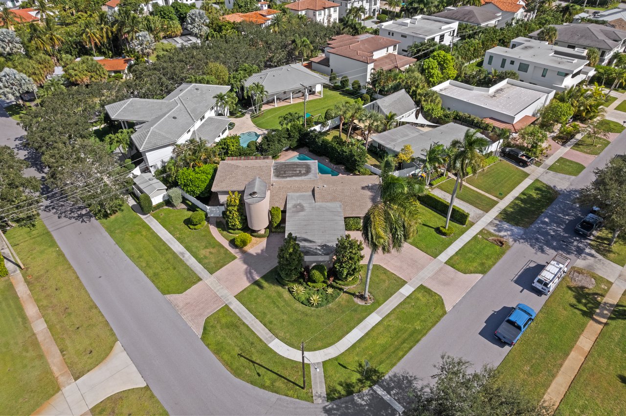 What Makes a Good Teardown Property in Boca Raton?