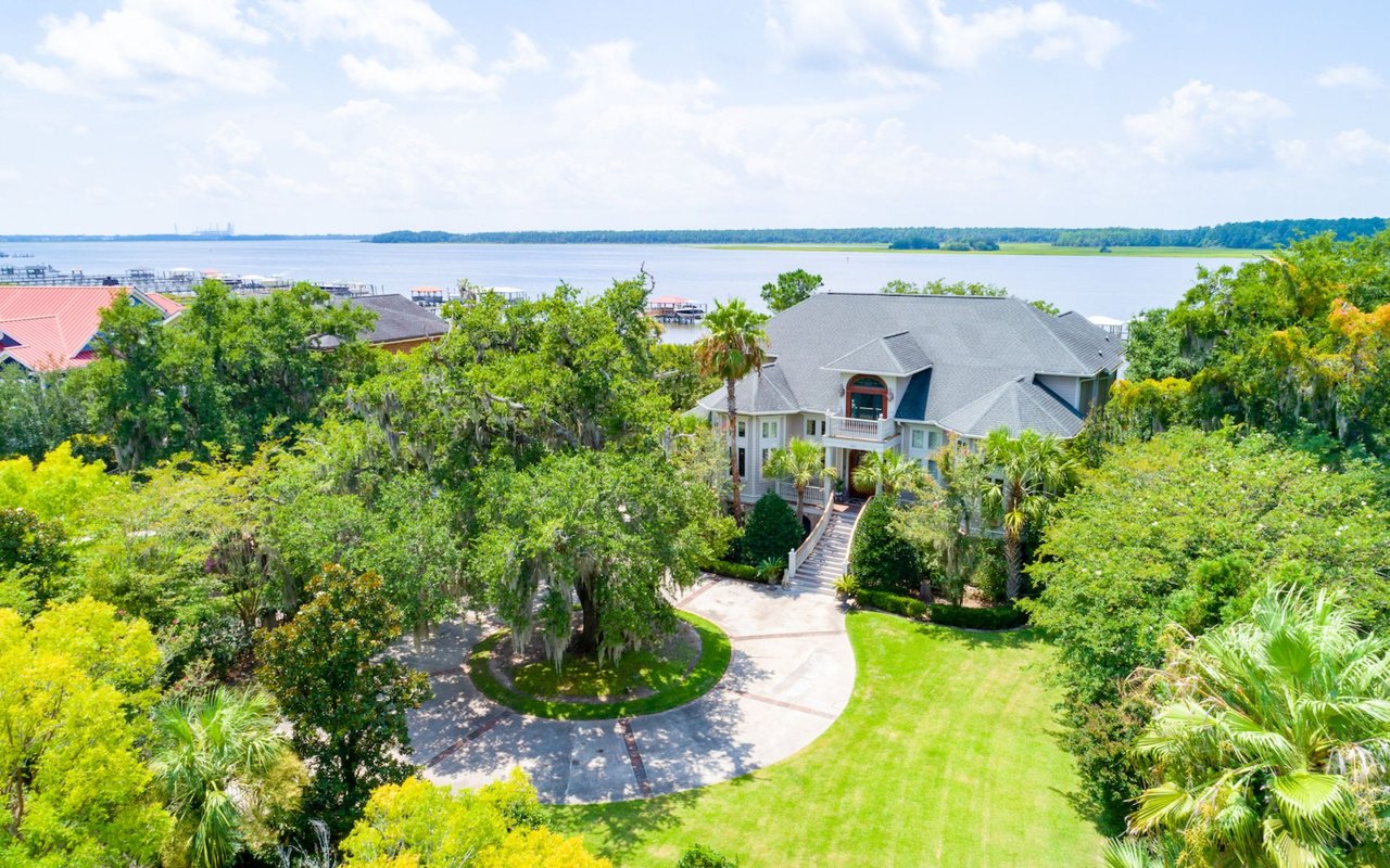 Deep-Water Home in Mount Pleasant – 2483 River Bluff Lane