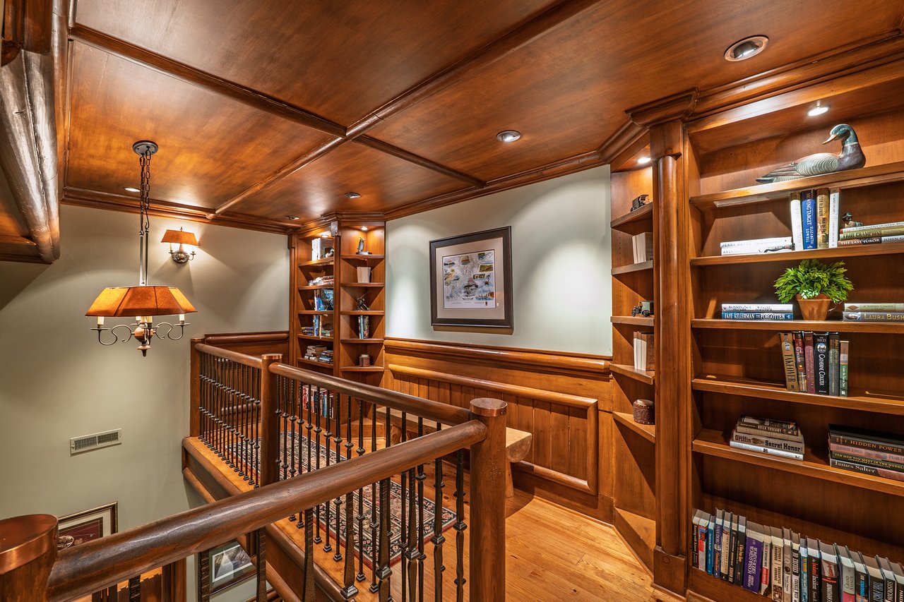3406 Thunder Point
