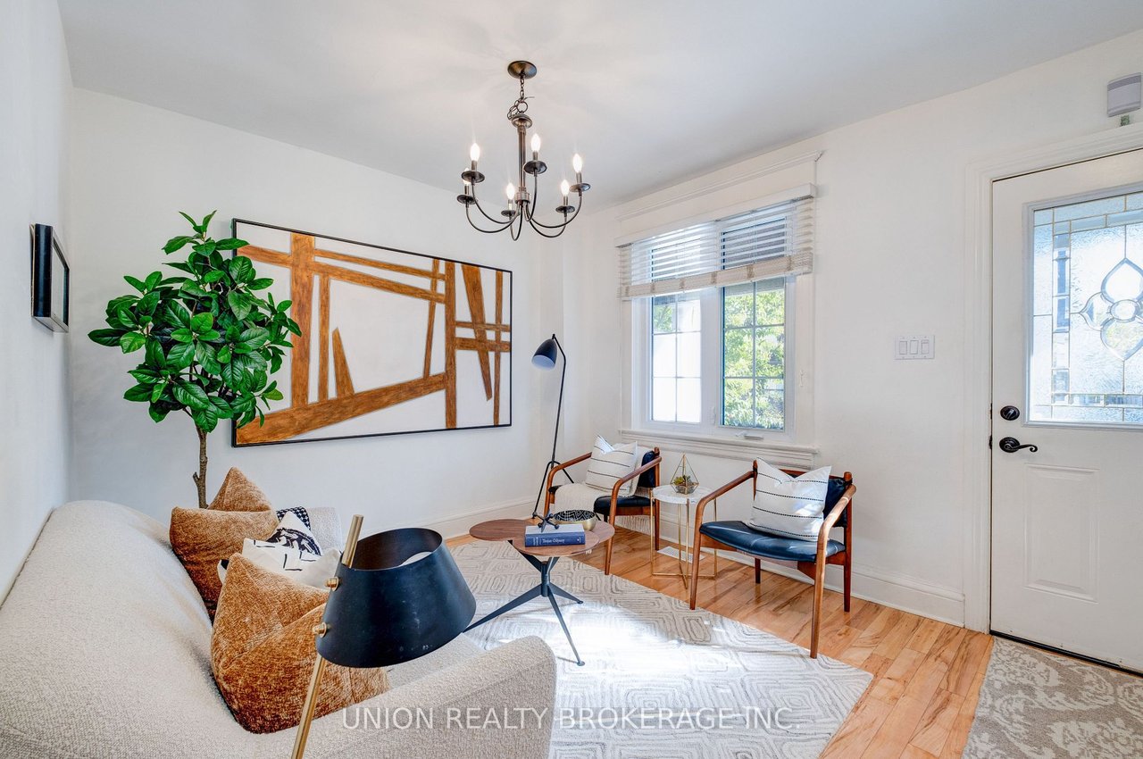 58 Amroth Ave