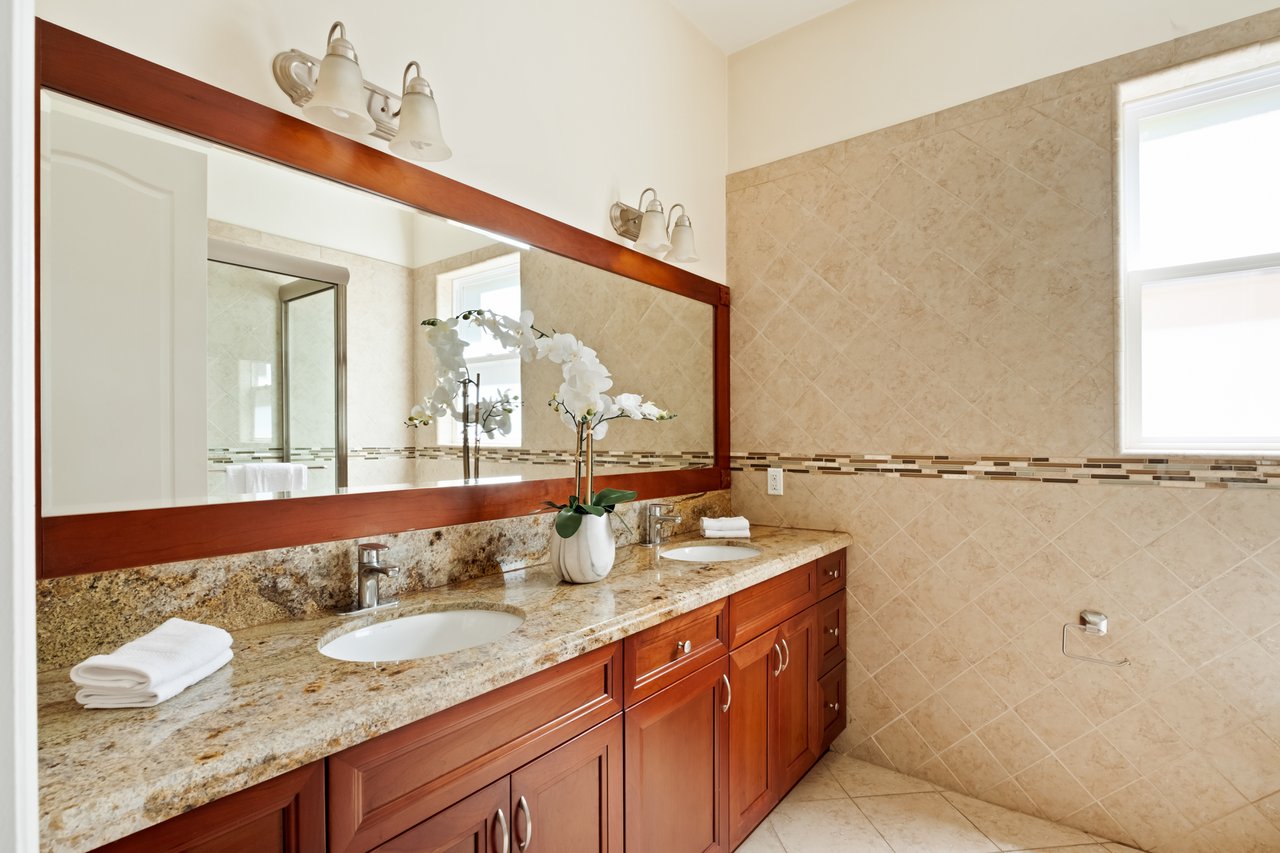 11925 Charnock Road, Mar Vista