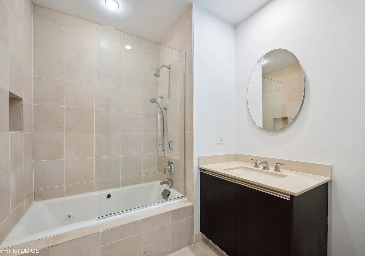 11 E Walton St APT 3101