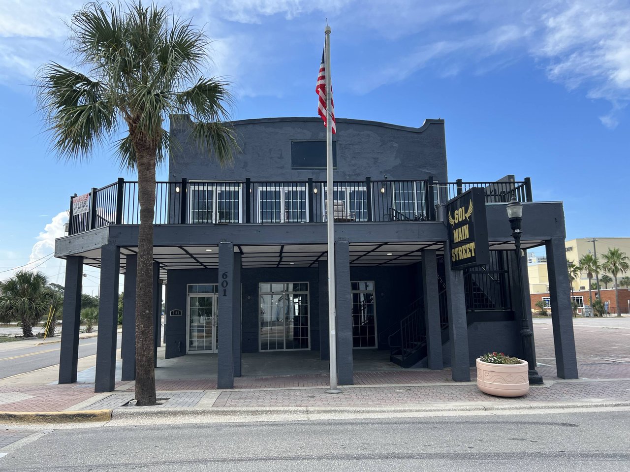601 Main St Bridge