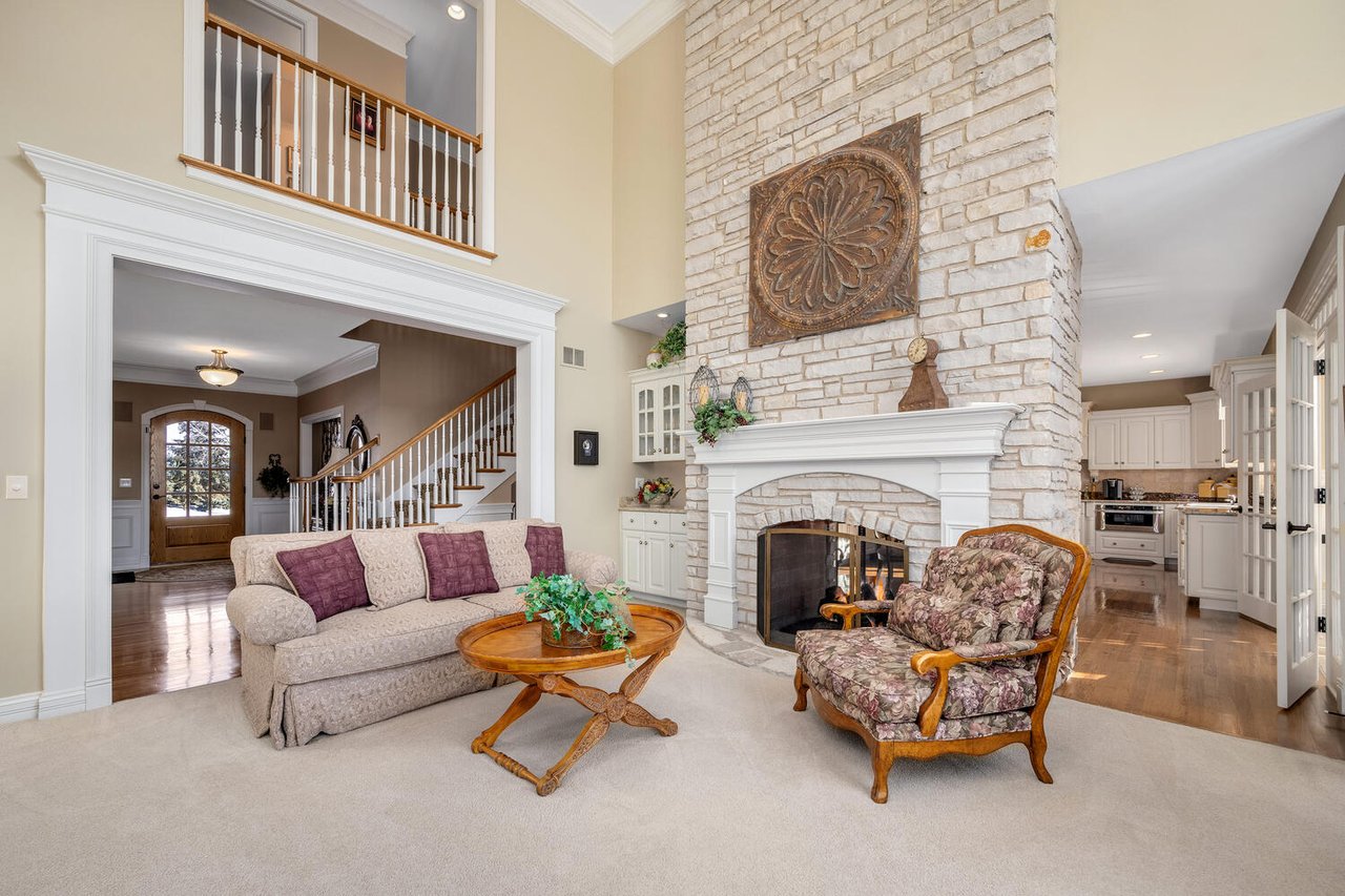 3723 Grand View Ct, St. Charles IL. - Luxury Living in the Tradition Neighborhood