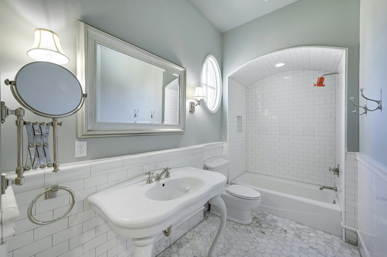 Coming Soon in Barton Creek!