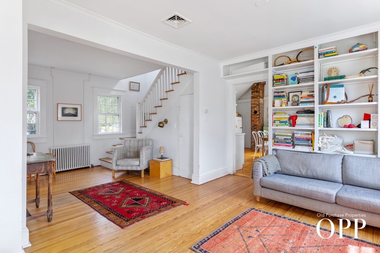 Early Bellport Charm Close to Everything