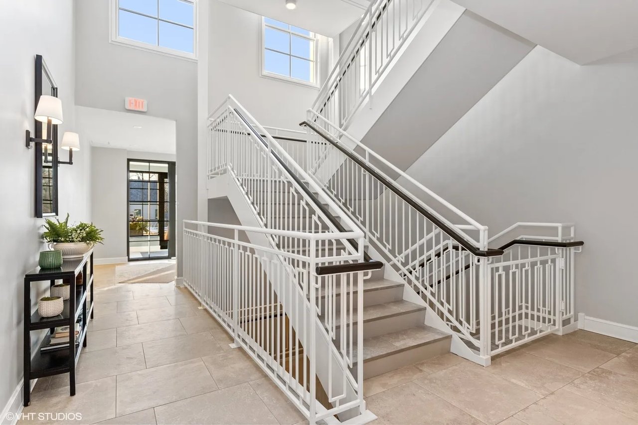 1155 Kelmscott Way