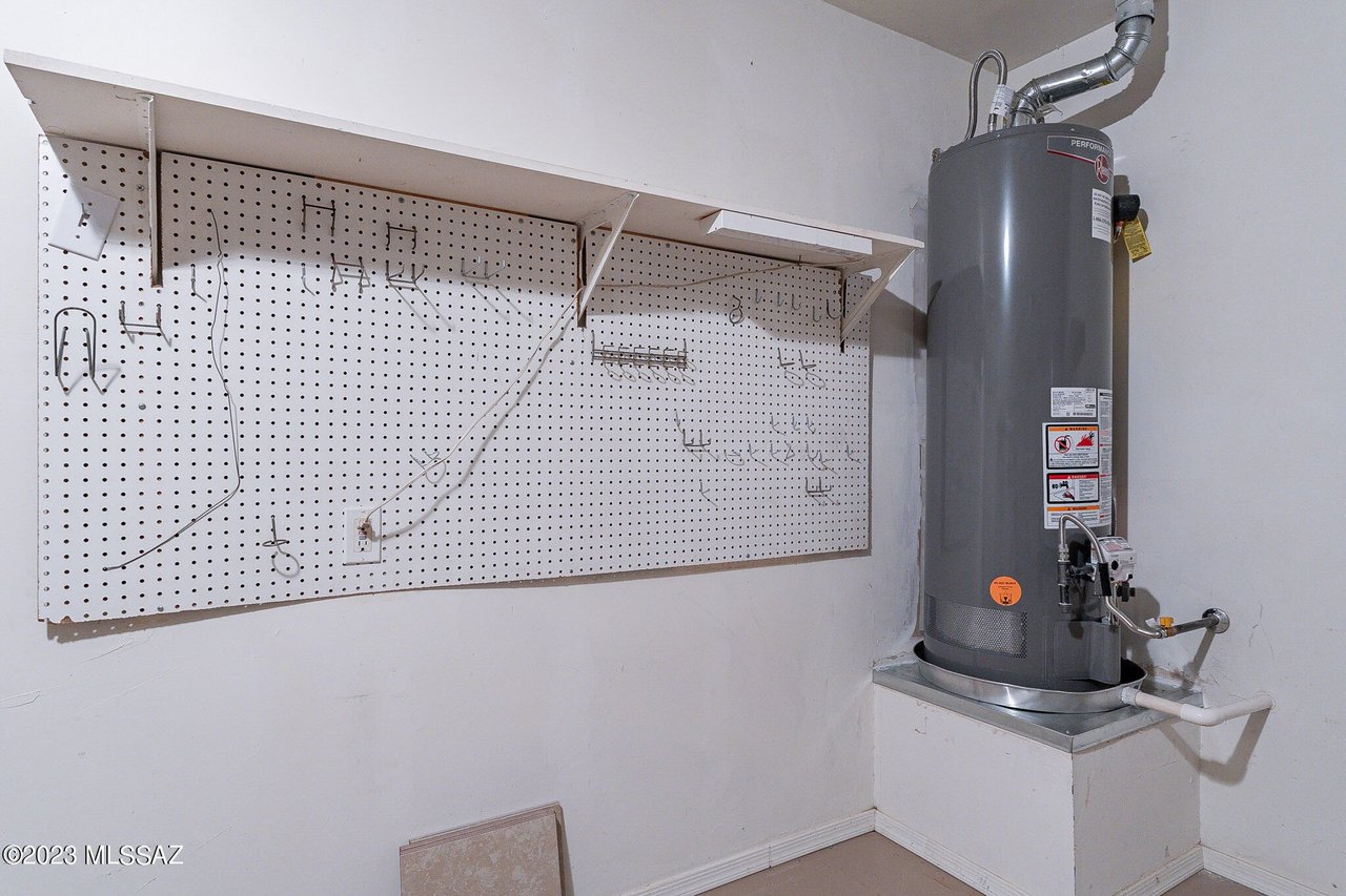 9052 N Sweet Acacia Pl