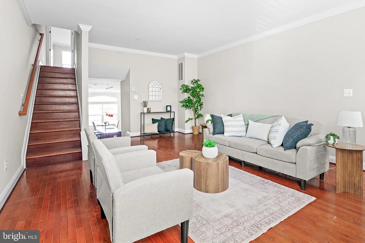3903 Fleet St
