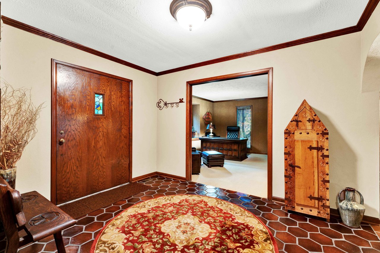 1100 Bretton Lane, Bloomfield Hills