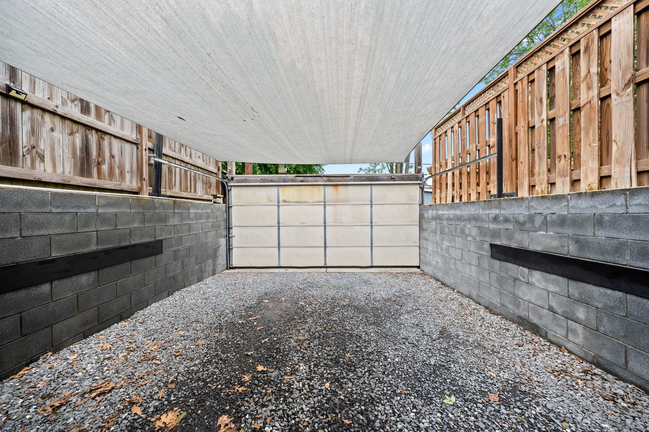 613 Longfellow St NW