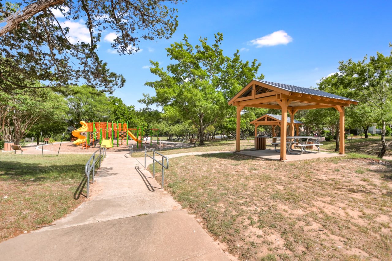 Golf Course Grandeur - 9112 Balcones Club Drive