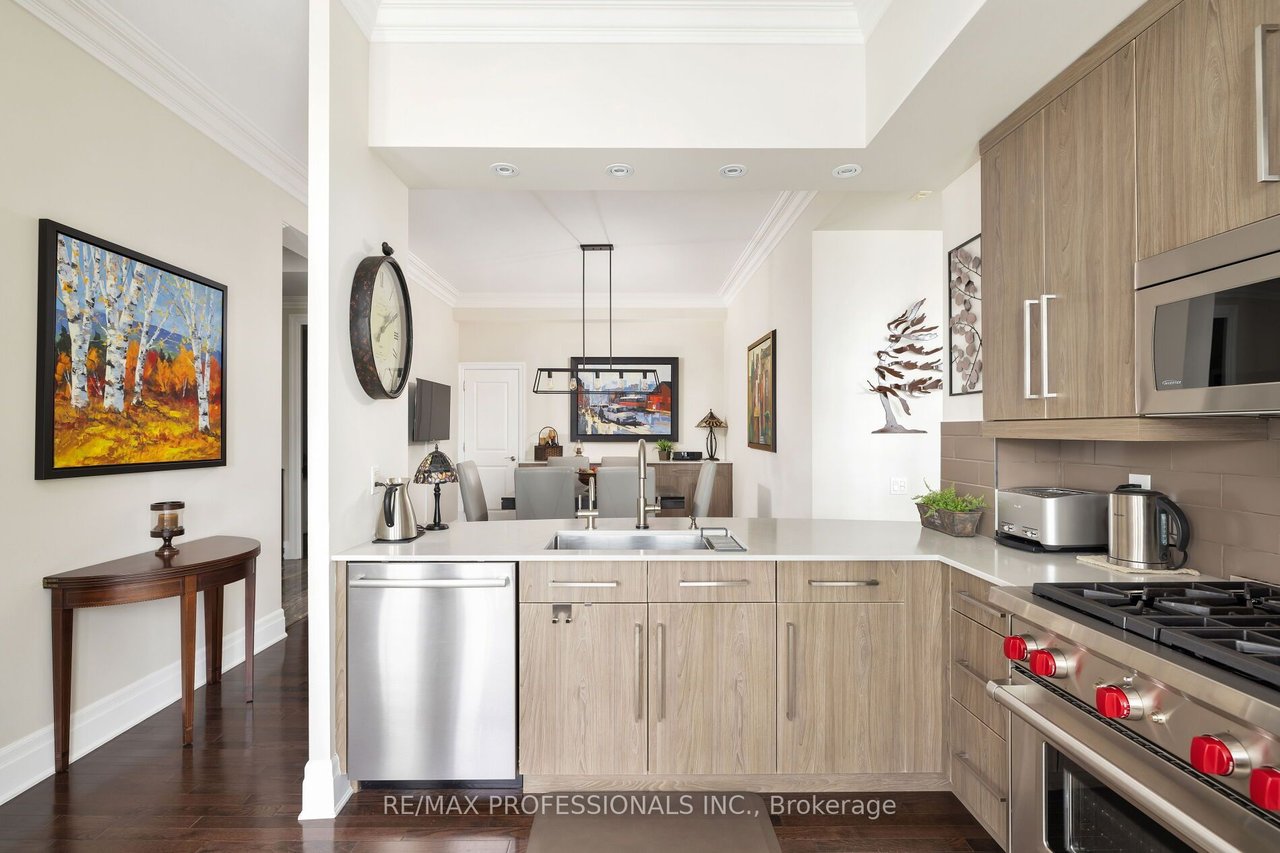 LOWER PENTHOUSE LUXURY 