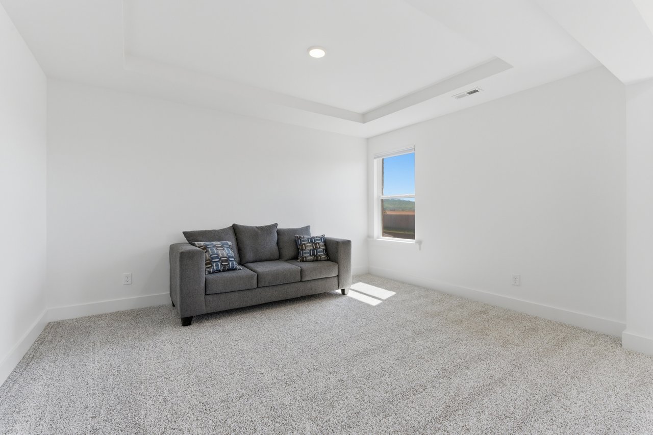 Immaculate 5BR Home with Outdoor Fireplace & Community Pool