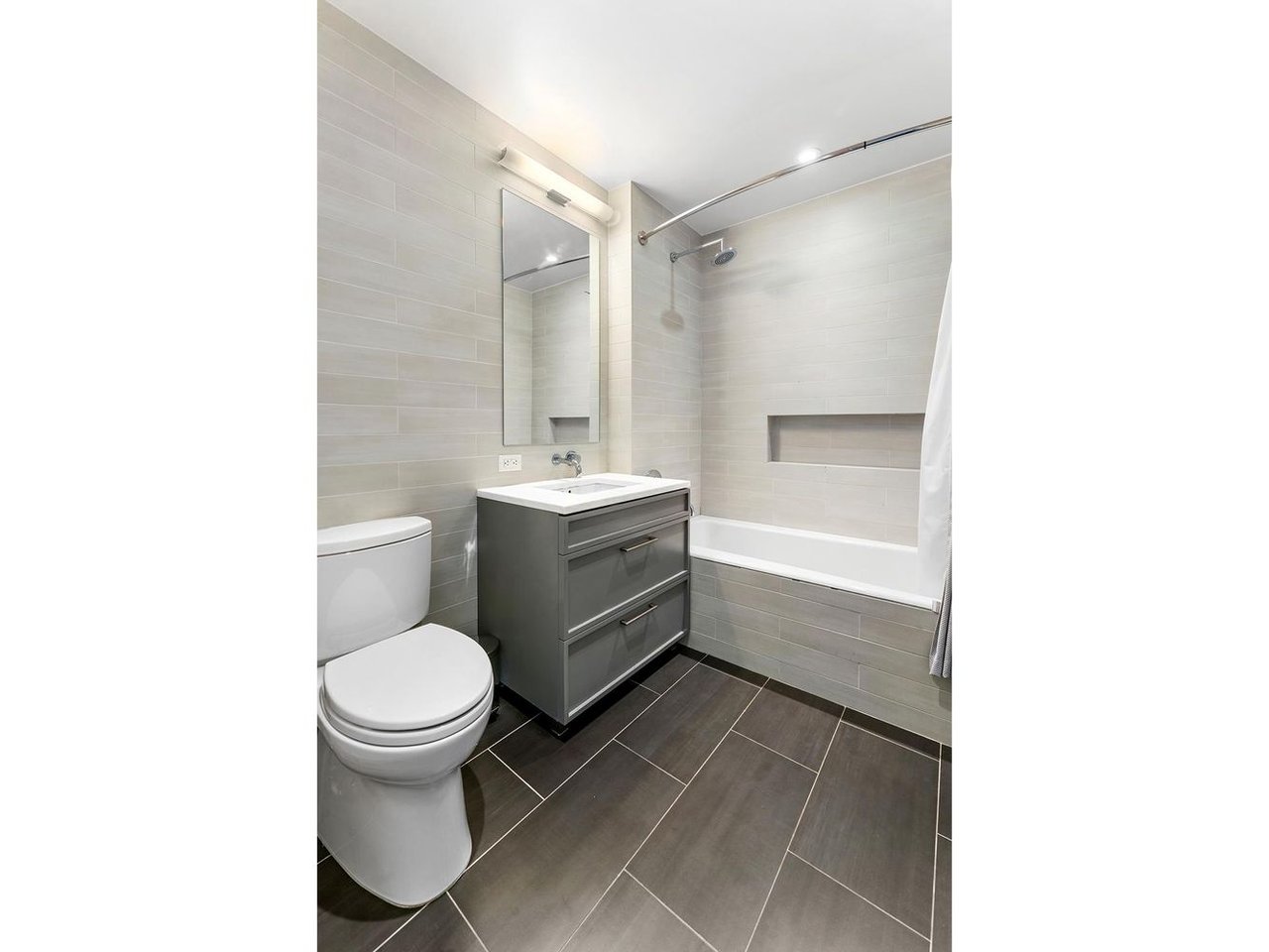 160 East 22nd Street 17A