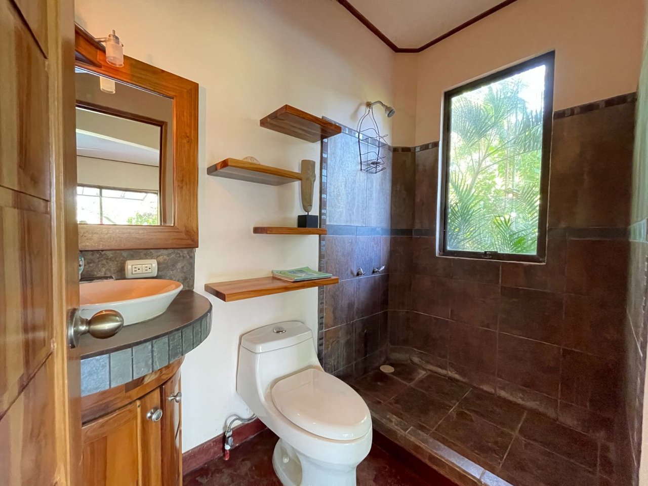 Riverfront Guest House Estate, Uvita, Puntarenas