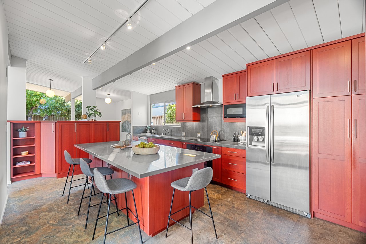 747 Duncardine WAY