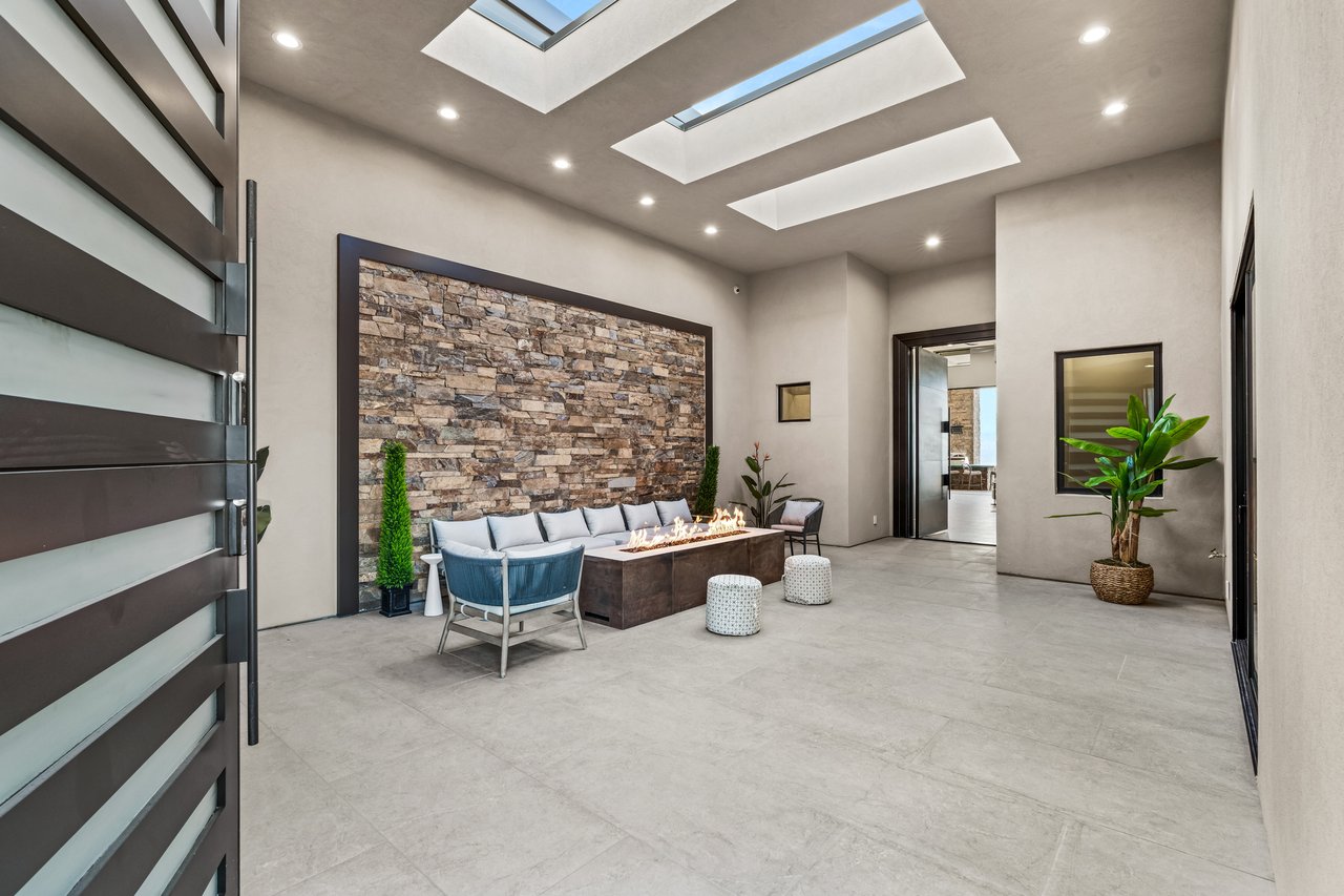9 Stonecutter Court