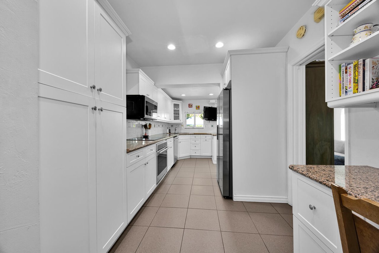 Charming Pool Home at 1005 Columbus Blvd