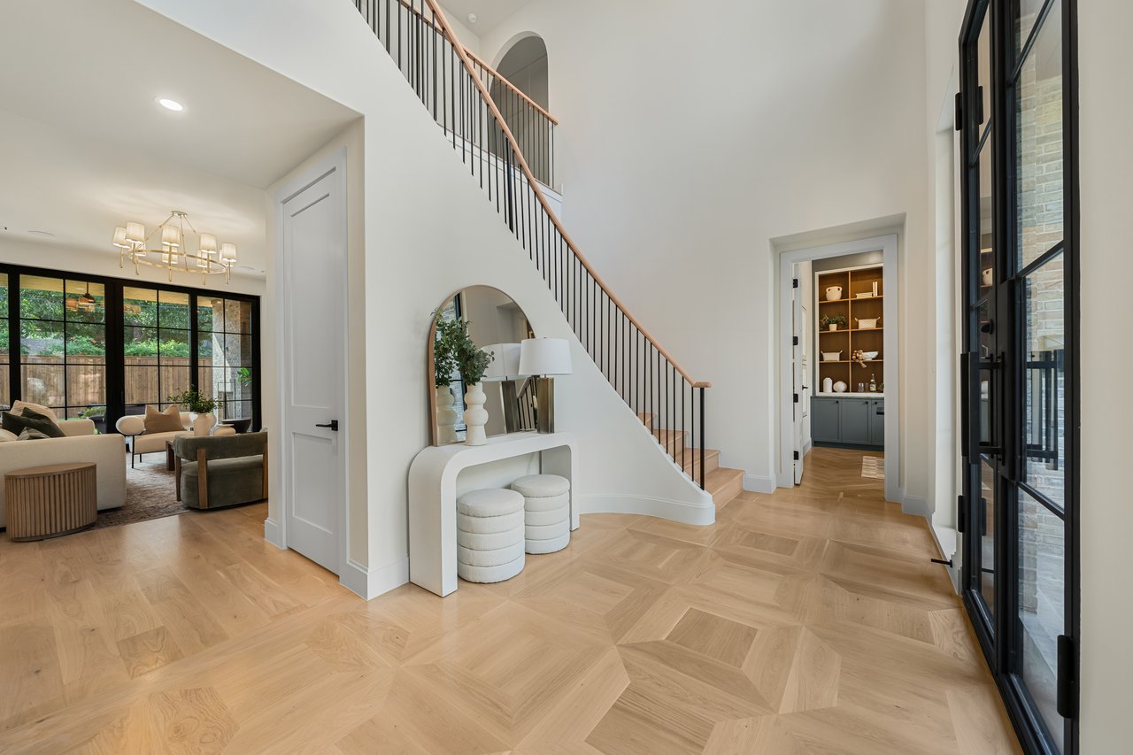 6809 Dalhart