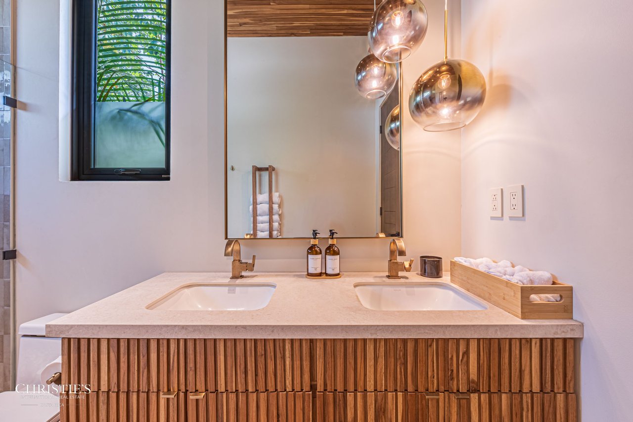 Luxury Estate in Escaleras — 5.5 Acres Majesty of Incredible Ocean Views 