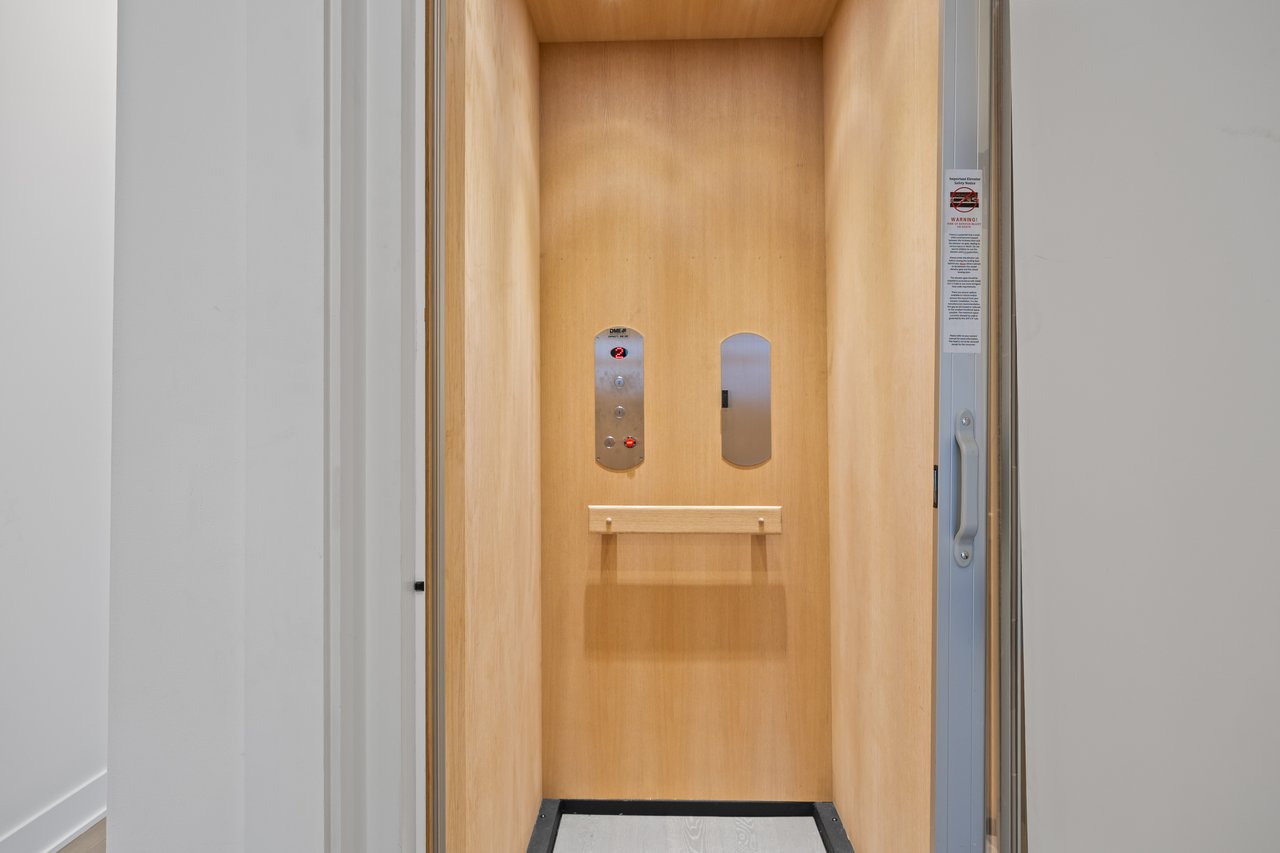 305 S Racine Ave PH-D