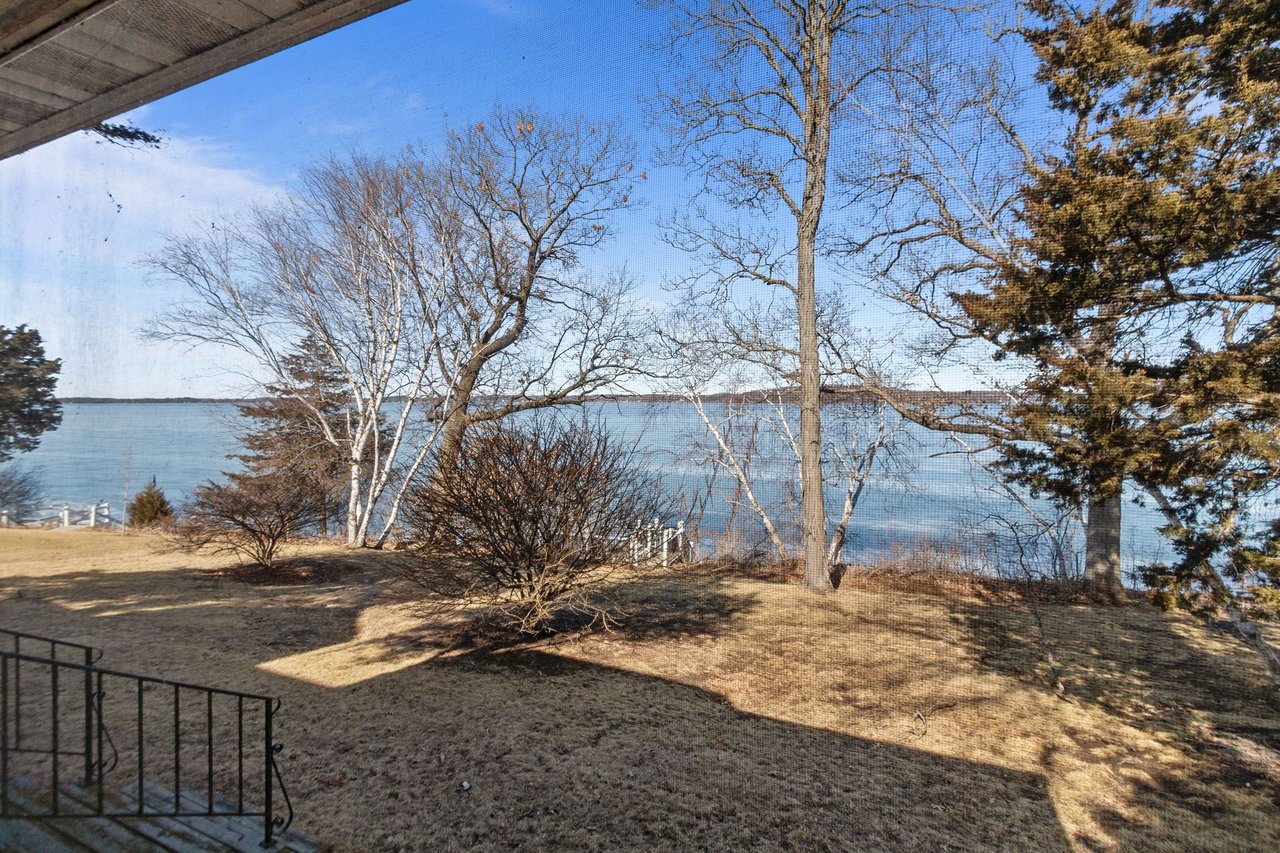 W2632 Oakwood Beach Road