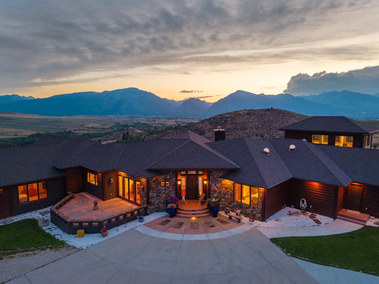 Montana Luxury Home on 20 Private Acres