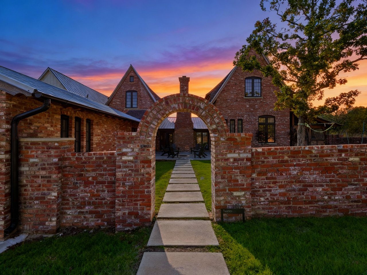 The Agency Oklahoma Listing of the Week - Legacy Masonry Home in Carlton Landing - Wyatt Poindexter - The Agency Oklahoma 