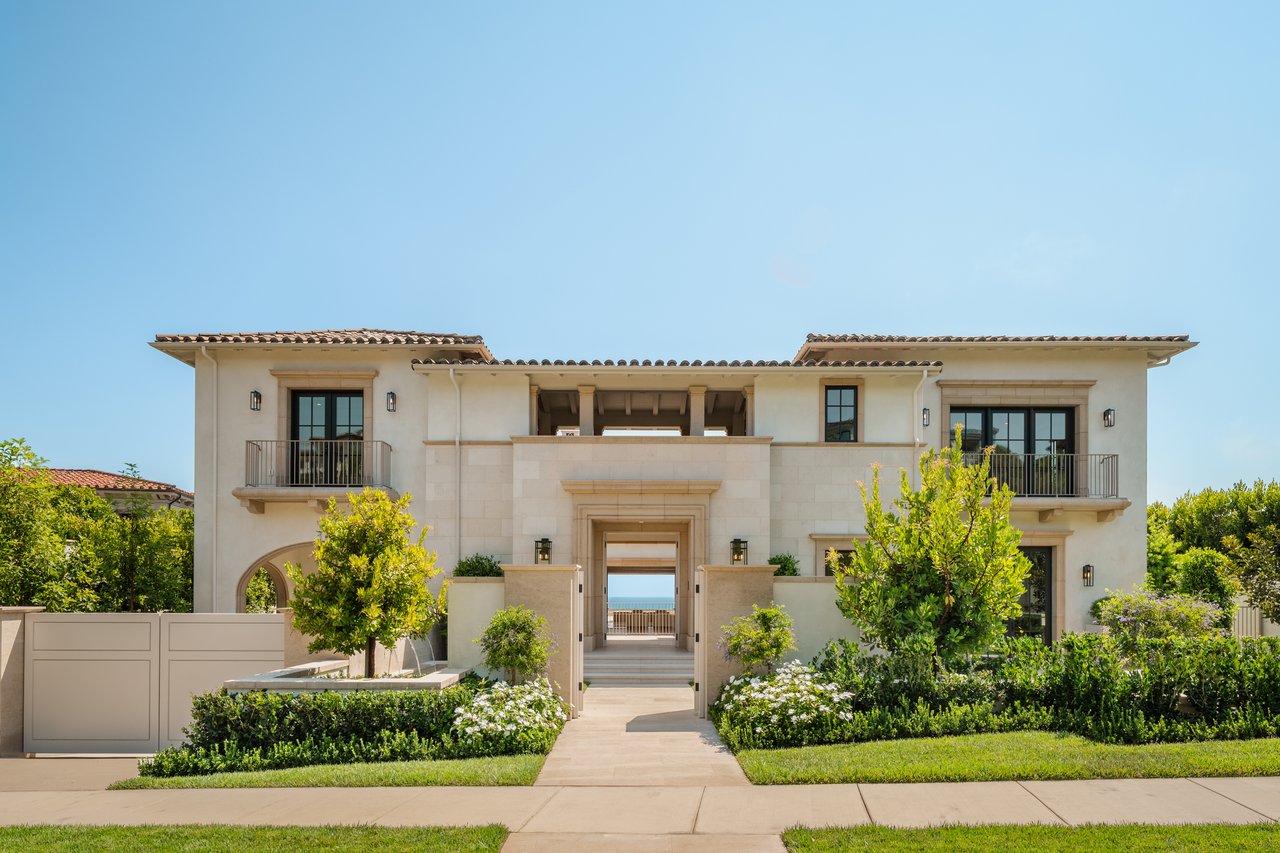 18 Swimmers Point, Newport  