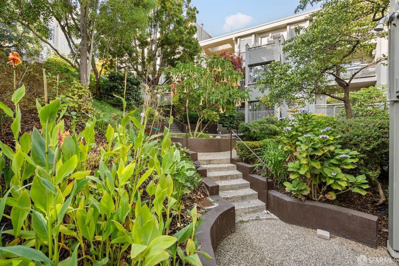 Beautifully Designed Garden View Condo w/ Private Patio!