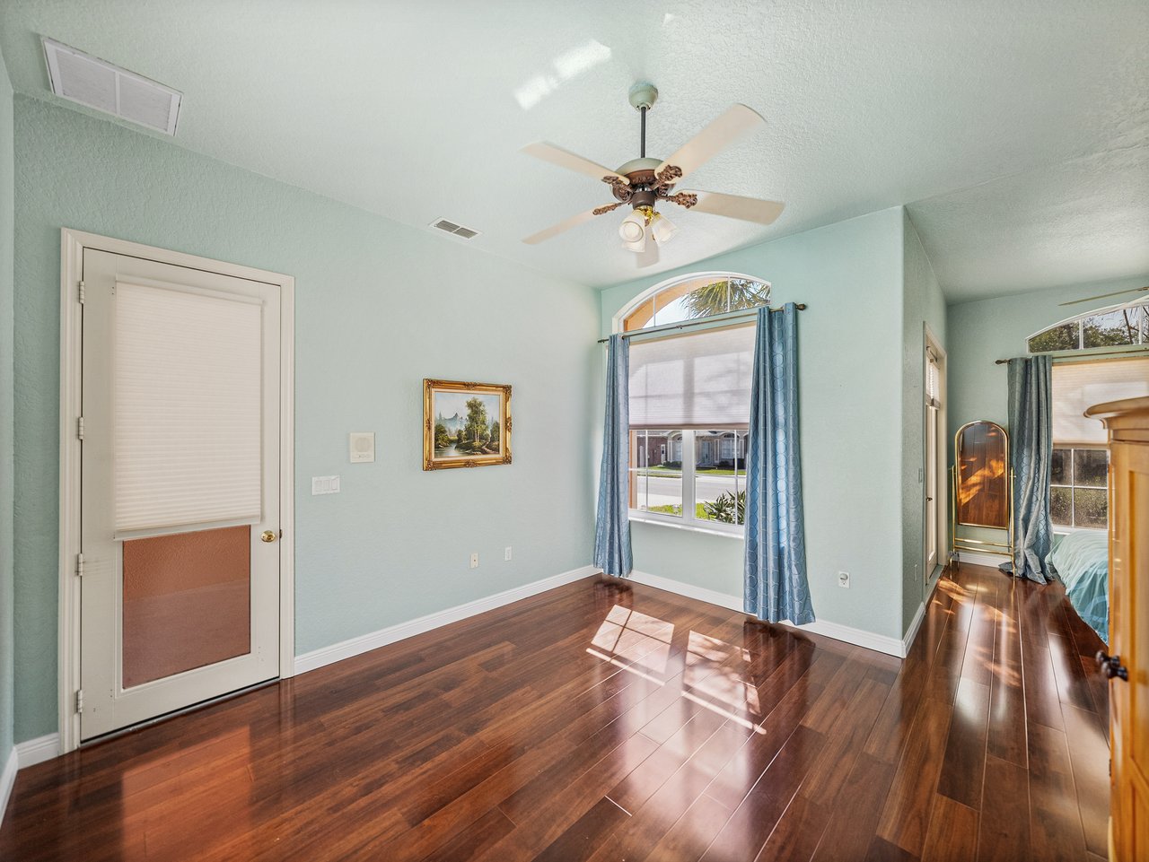12333 WOODLANDS CIR