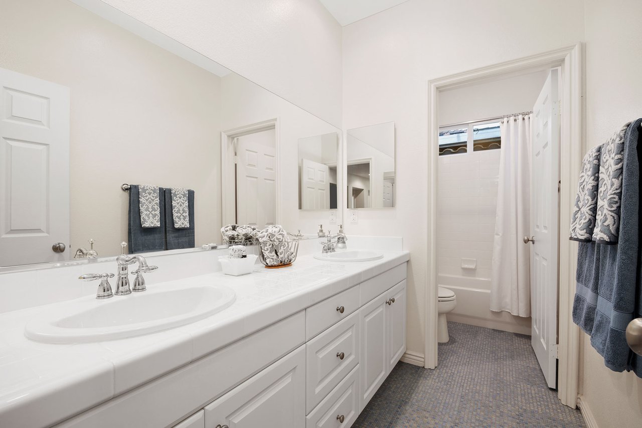 4772 Sunset Heights Ct