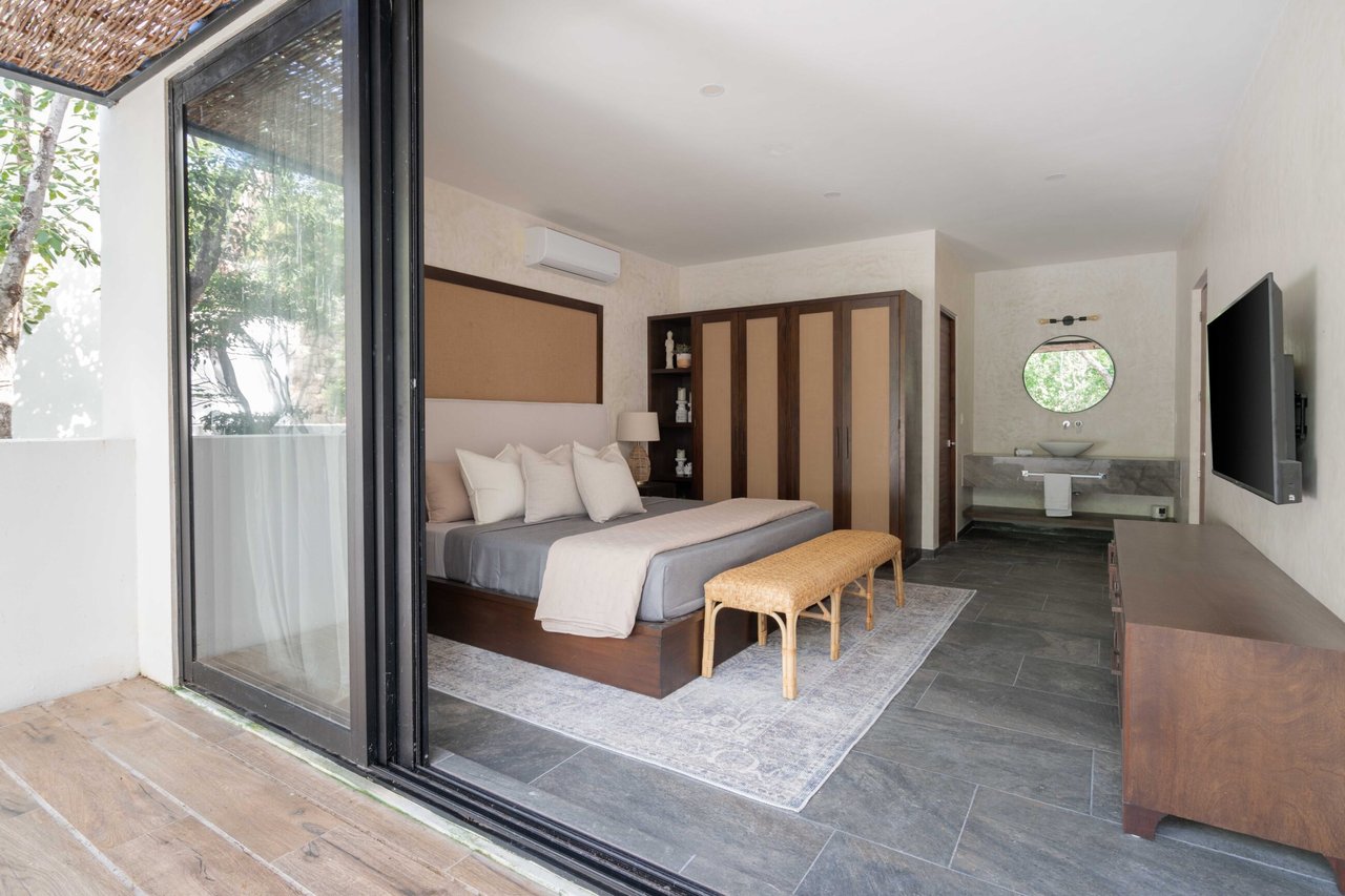 Villa 7  | Beautiful 5 Bedroom with Large Pool in 12 O’Clock Tulum