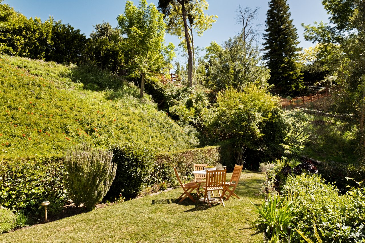 2776 Outpost Dr, Hollywood Hills