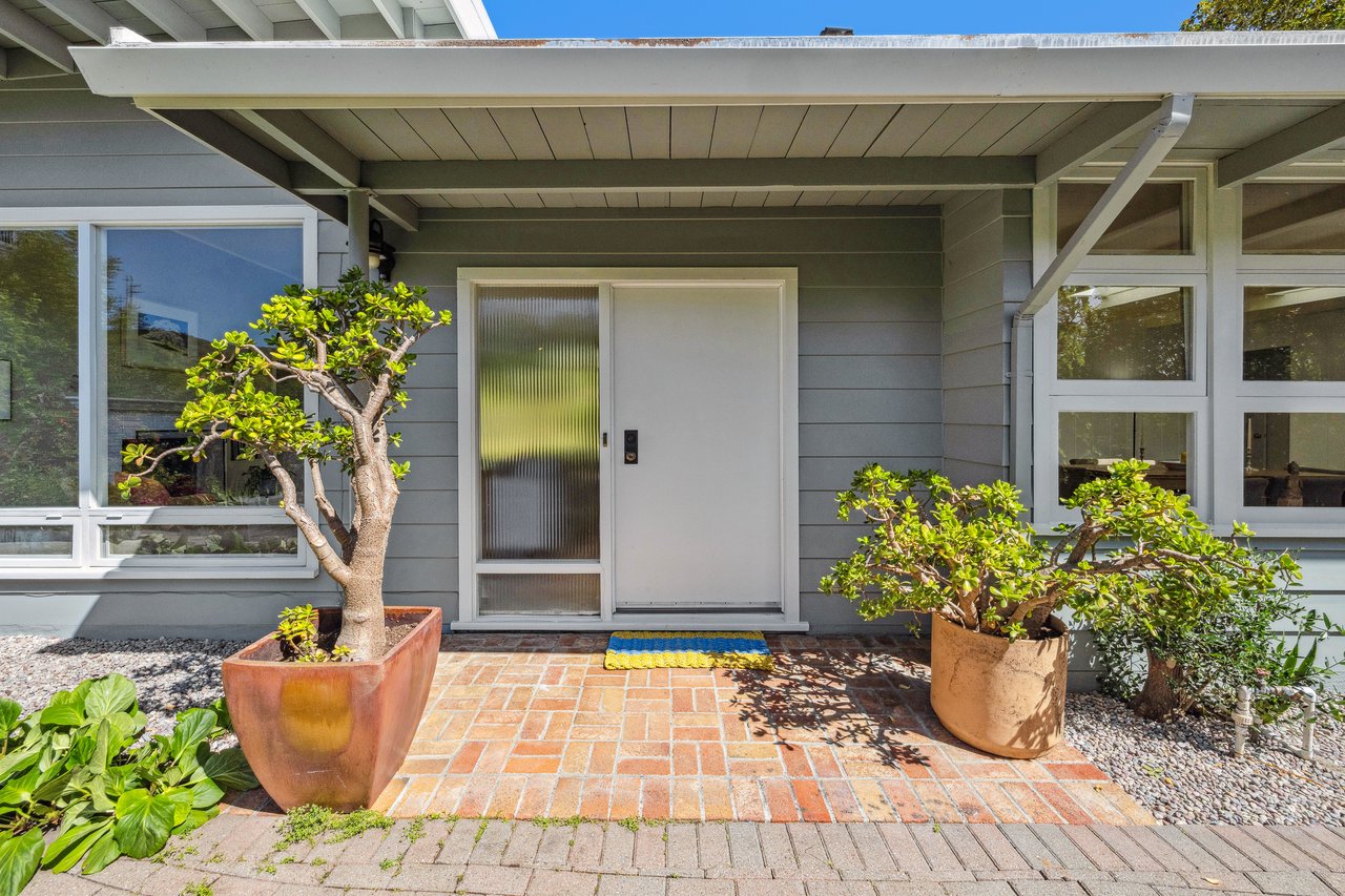 35 Saint Francis Ln