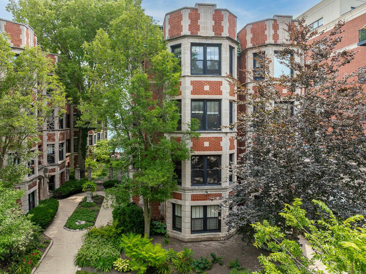 7631 N Eastlake Terrace Unit: 2A-3A